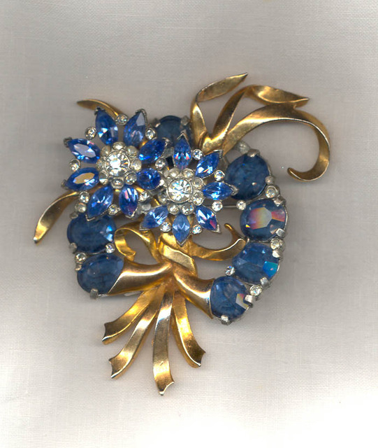 Vintage Brooch Pin 2” Blue Glass Floral Cluster Threaded Gold Tone Metal popular